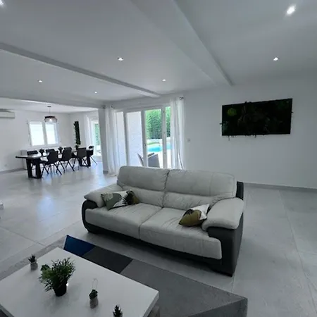 Maison Spacieuse Avec Piscine Privee - Ideale Pour Familles - Fr-1-732-109 Vakantiehuis