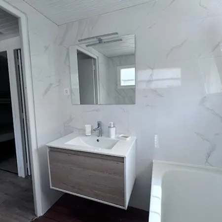 Maison Spacieuse Avec Piscine Privee - Ideale Pour Familles - Fr-1-732-109